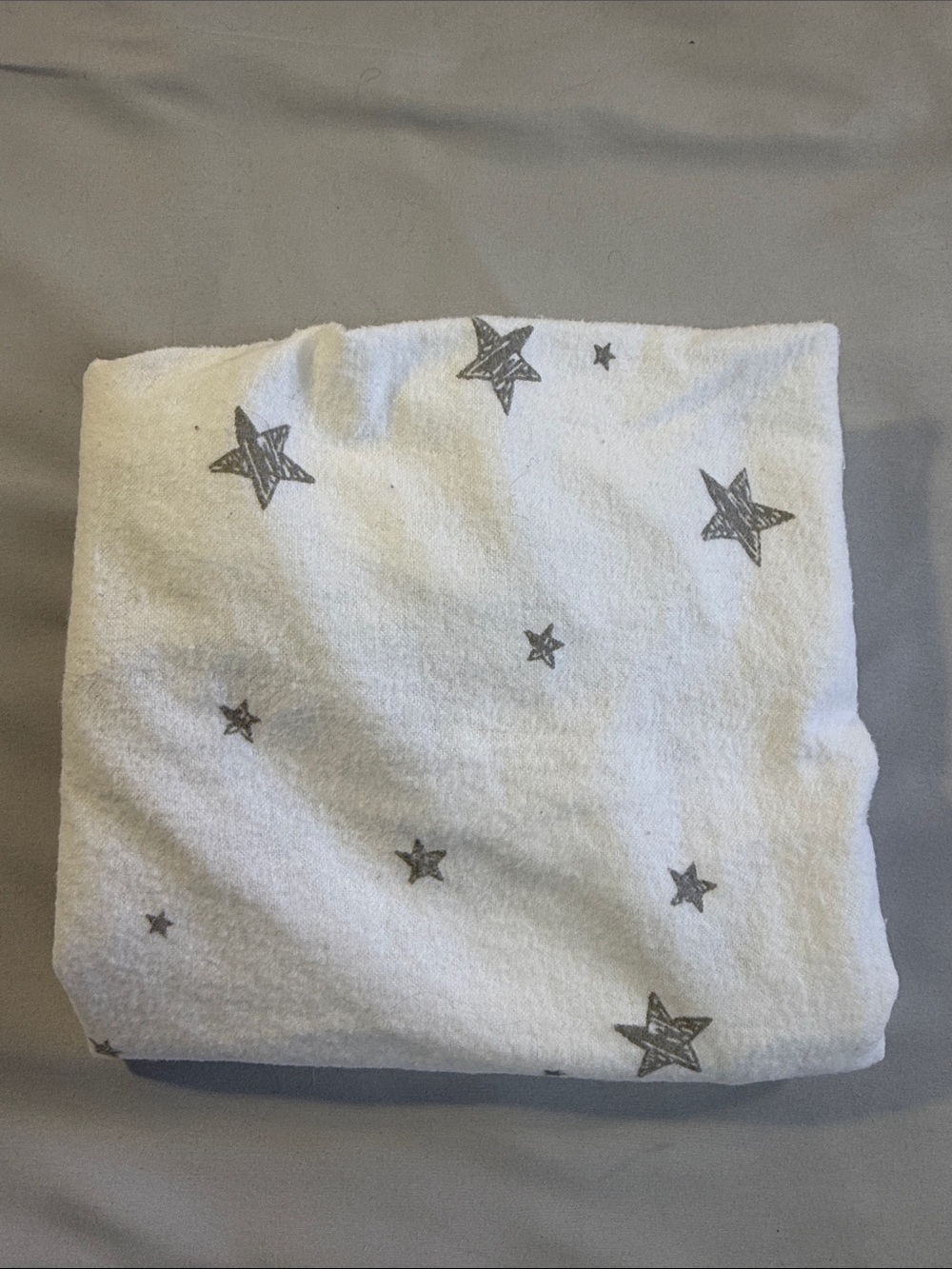 White Cotton Star Print Basinette sheet - Neutral Grey Stars